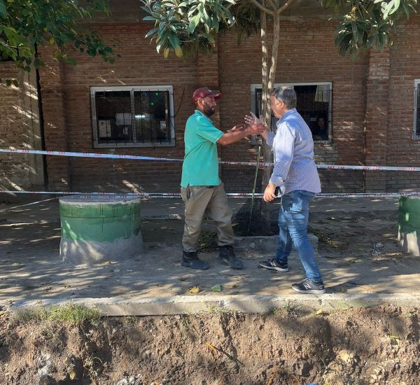 Cascallares recorrió obras de urbanización en los barrios brownianos